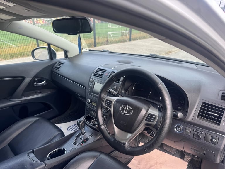 2010 Toyota Avensis 2.2 D-CAT T Spirit Auto Euro 5 4dr SALOON Diesel Automatic