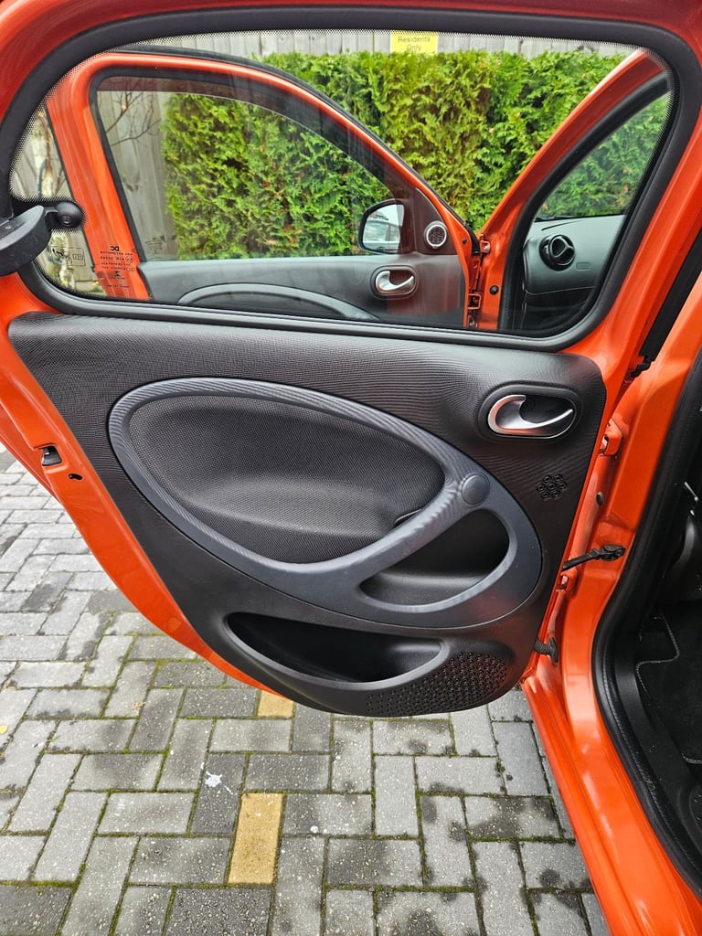 Smart forfour Brabus Xclusive 0.9 Twinamic Euro 6 5dr Hatchback Automatic Petrol,