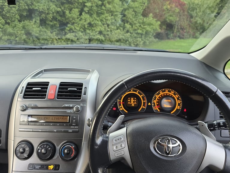 2007 Toyota Auris 1.6 Automatic VVTi TR MM 5dr . 87000 Miles . CHEAP on Fuel. GOOD Car. HATCHBACK...