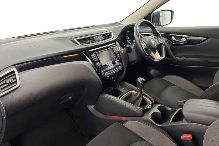 2021 Nissan Qashqai 1.3 DiG-T N-Connecta 5dr [Glass Roof Pack] HATCHBACK Petrol Manual