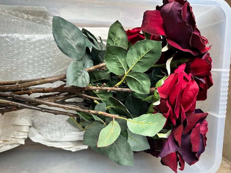 Large bunch of faux silk red roses with stems 