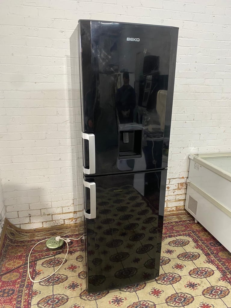 image for 🚚Tall Beko Black Fridge Freezer With Water Dispenser Frost Free Technology For Sale 