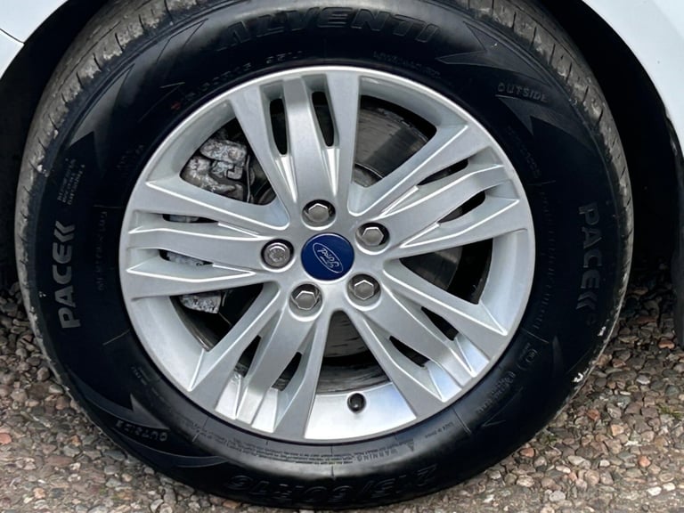 2014 Ford S-Max 1.6 TDCi Zetec 5dr (1 year warranty and breakdown cover) MPV Diesel Manual