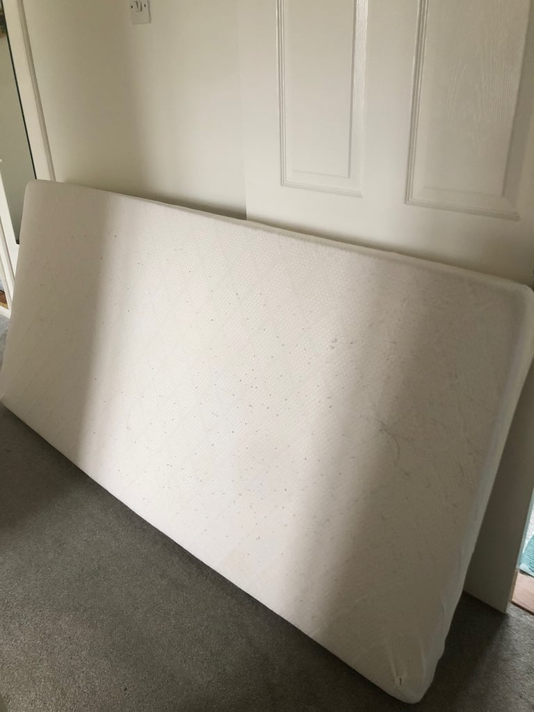 Single bed metress