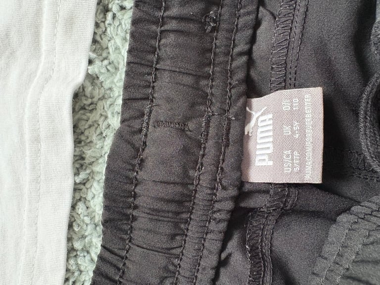 Puma T. Shirt and shorts set age 4-5 I’d say 3-4 yrs