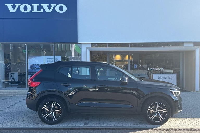 2023 Volvo XC40 2.0 B3 MHEV Plus SUV 5dr Petrol Hybrid DCT Auto Euro 6 (s/s) (163 ps) ESTATE Petr...