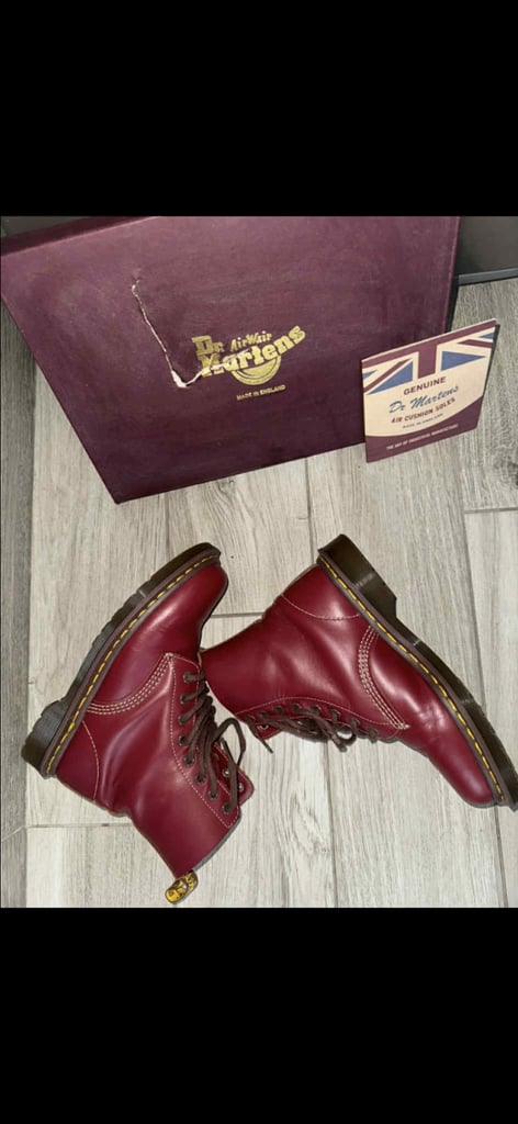 Dr martens (size 4) like new