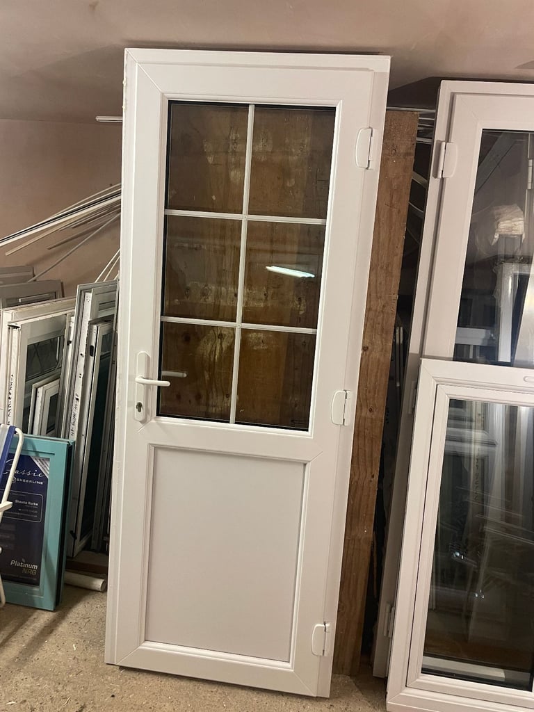 UPVC DOOR 214 x 83 cm NEW WAS INSTALLED IN SHOWROOM - UPVC DOUBLE GLAZED GEORGIAN DOOR (REF: DX120)