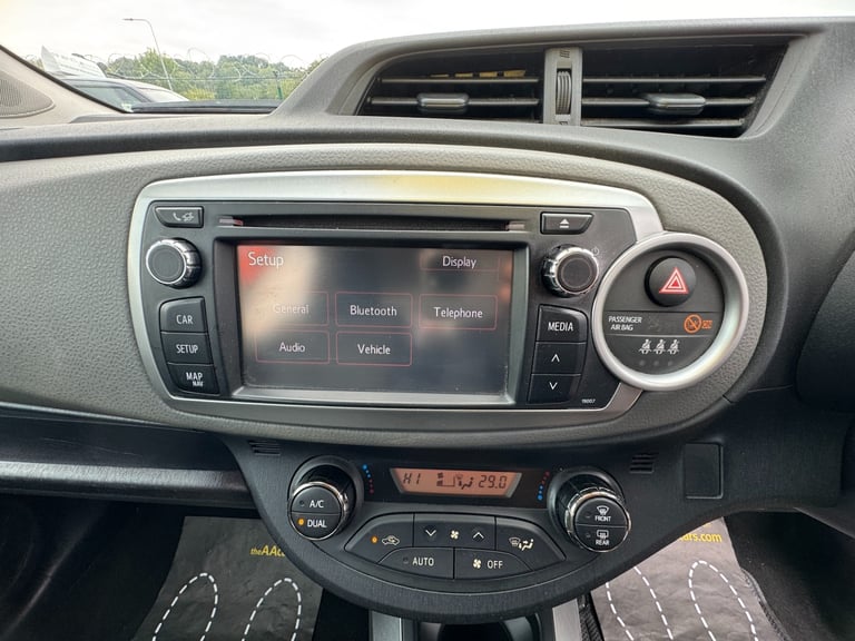2014 Toyota Yaris 1.33 VVT-i Icon+ 5dr HATCHBACK Petrol Manual
