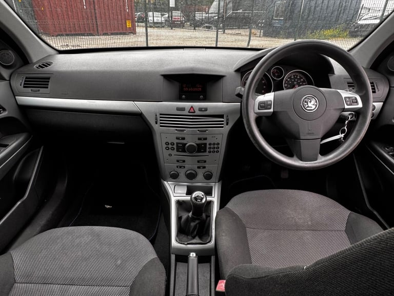 2009 Vauxhall Astra 1.6i 16V Club [115] 5dr HATCHBACK PETROL Manual