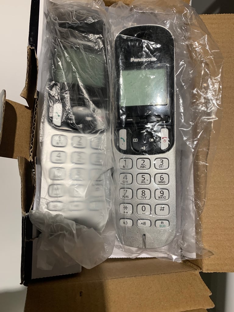 Good-Panasonic KX-TGC222, Digital Cordless Telephone, 2 Handsets, Answering System