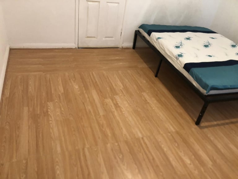 Spacious & Cosy Double Room for Rent AT ST6 2DS