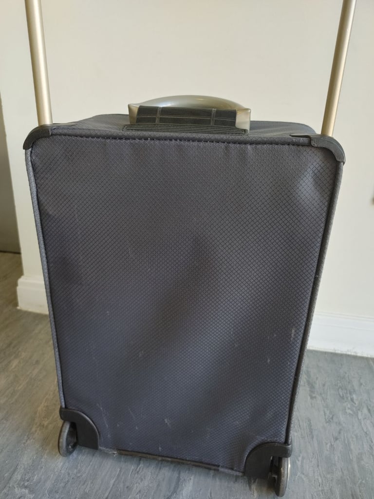 Suitcases cabin size 