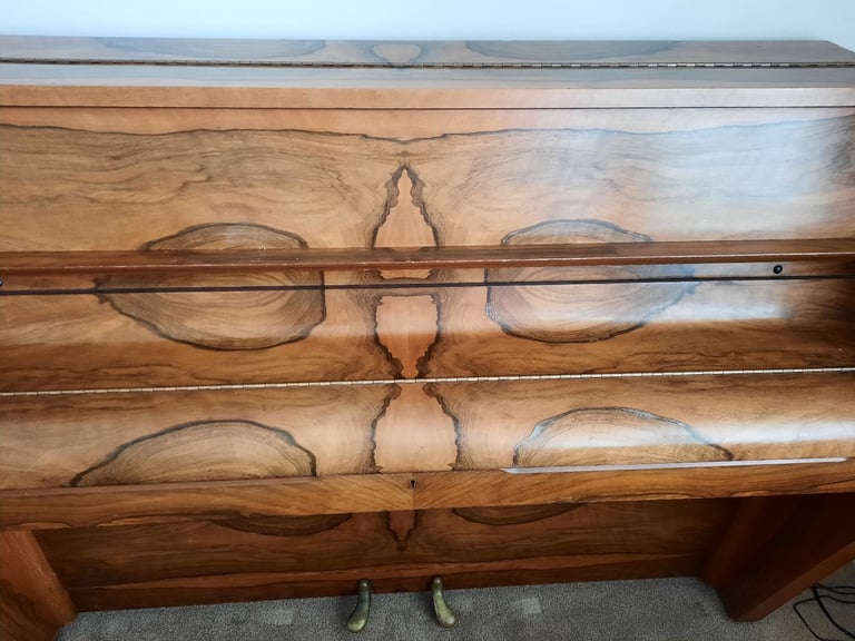 Piano, Berry, 6 octaves