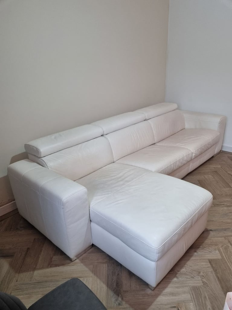 L SHAPE SOFA BED IN LEATHER