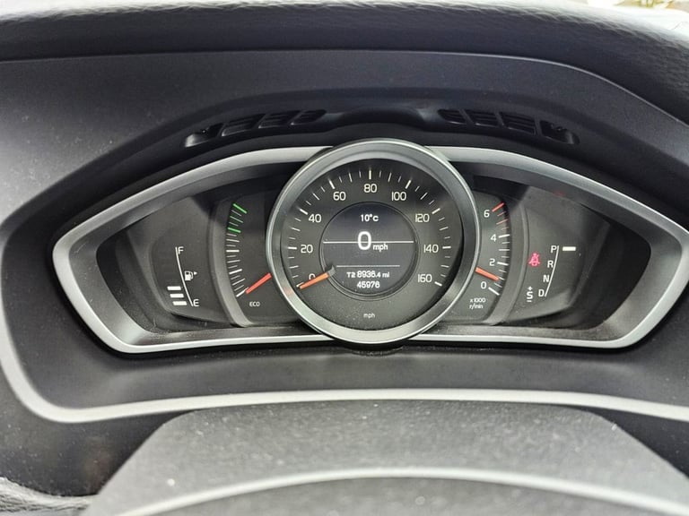 2014 Volvo V40 Cross Country 1.6 D2 Lux Nav Hatchback 5dr Diesel Powershift Euro 5 (s/s) (115 ps)...
