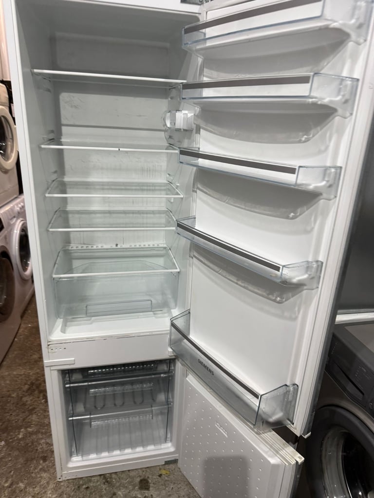 Siemens Fridge Freezer With Free Delivery N Warranty 
