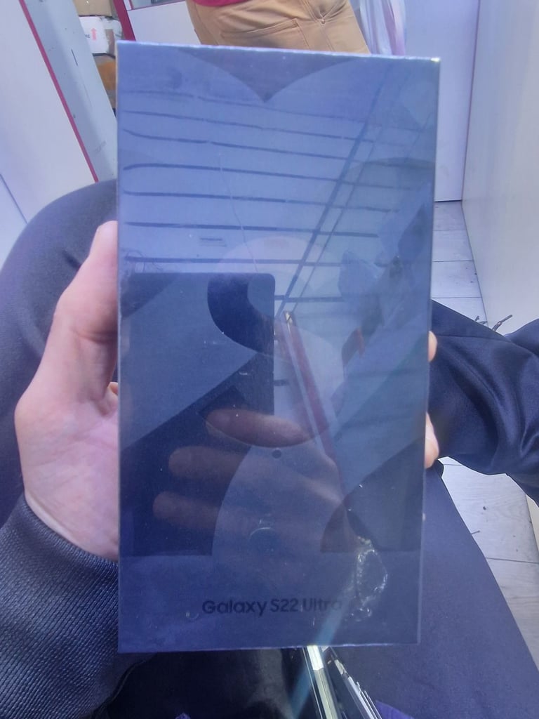 SAMSUNG GALAXY S22 ULTRA 5G 128GB BLACK &BURGUNDY SEALED PACK