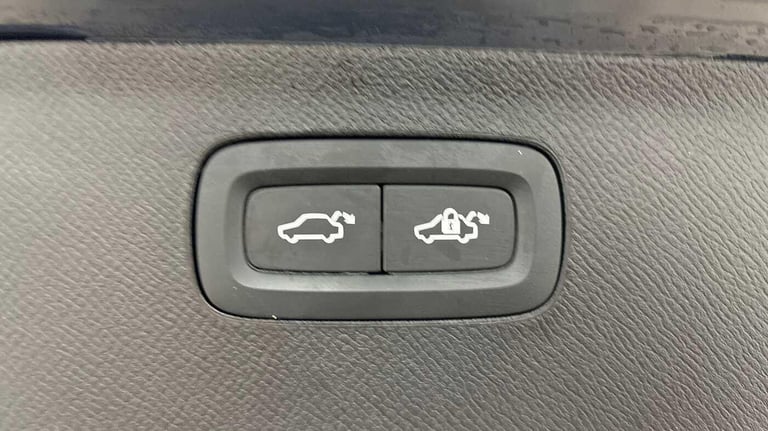 2025 Volvo XC90 Plus, T8 AWD Plug-in hybrid, Electric/Petrol, Dark, 7 Seats ESTATE Petrol/Electri...