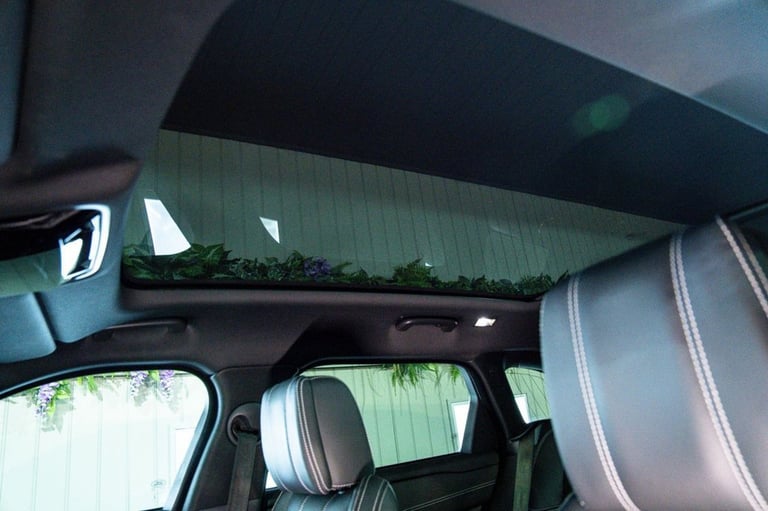 2019 Land Rover Range Rover Velar 3.0 D300 R-Dynamic HSE SUV 5dr Diesel Auto 4WD Euro 6 (s/s) (30...