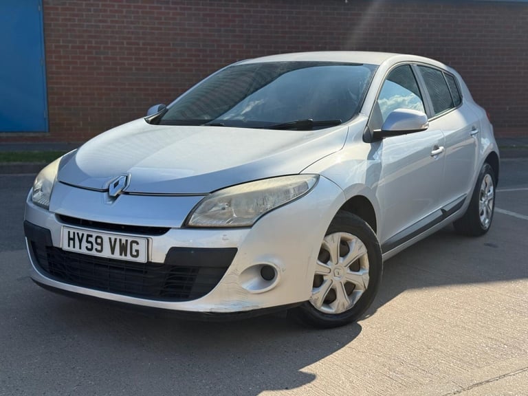 2010 Renault Megane 1.6 16V Expression Euro 4 5dr HATCHBACK Petrol Manual - Image 12