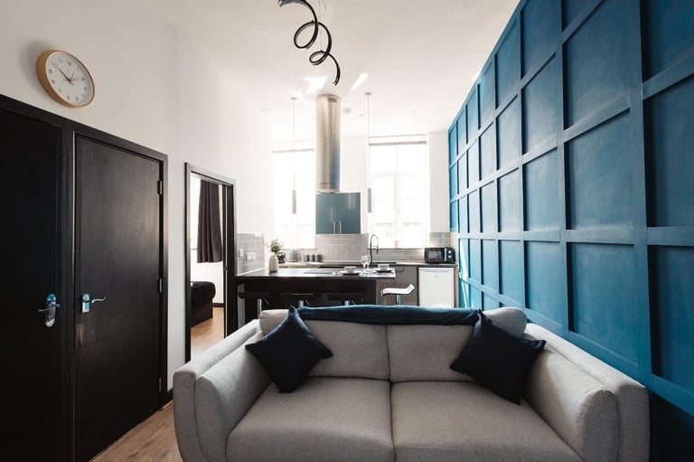 Short Term Let in Warrington | Town Centre | Parking