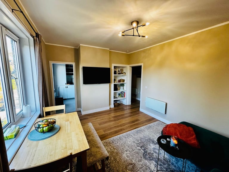 Large, bright and fully furnished double room