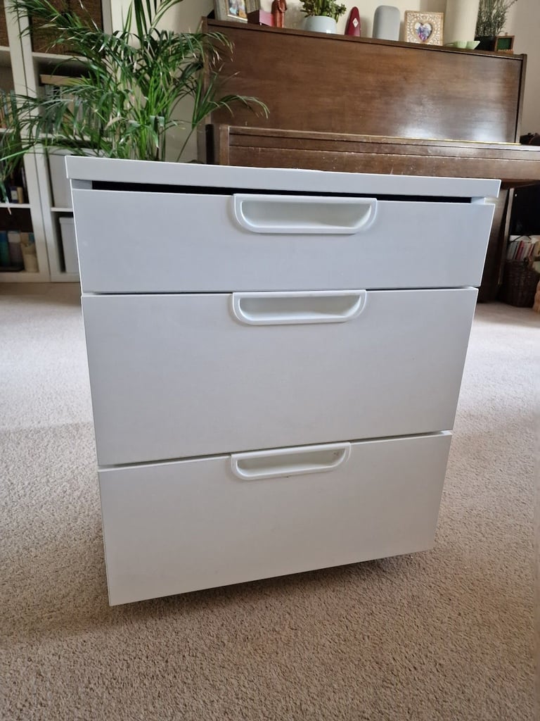 Free - Ikea filing cabinet / drawers with detachable wheels - white - v good condition