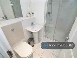 2 bedroom flat in Christian Street, London, E1 (2 bed) (#2663582)