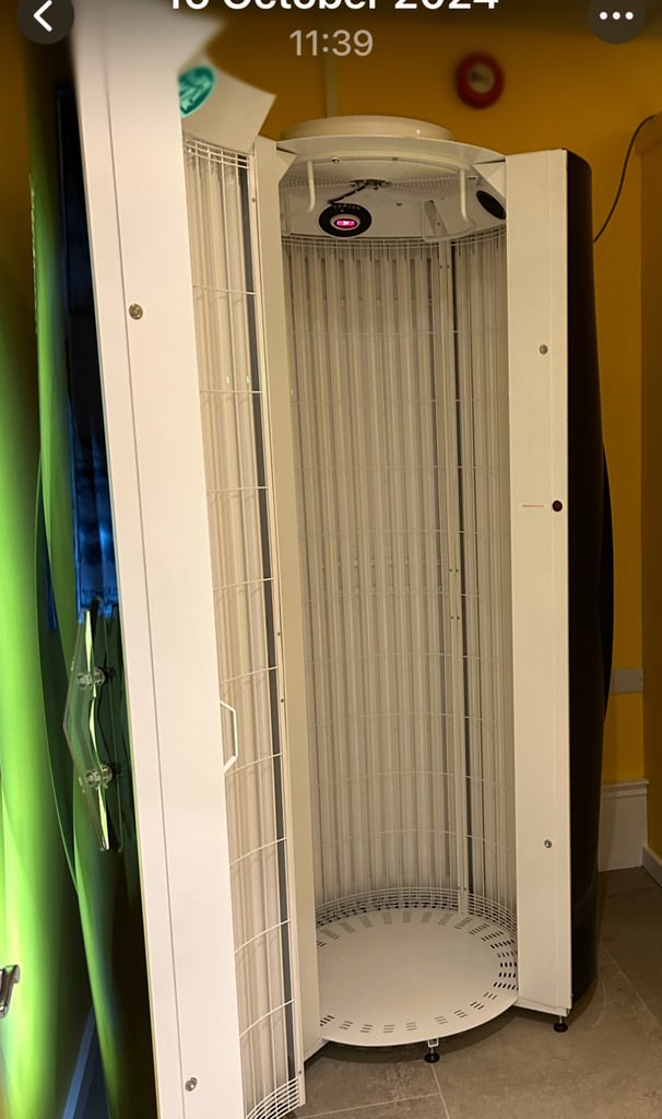 Sunbeds Commercial 48 Lamp Stand Ups