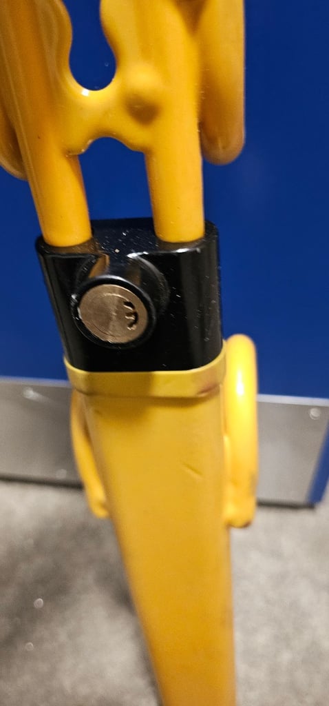 Solid Car steering wheel lock