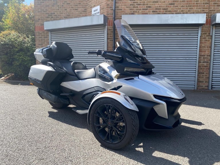 Can-Am Spyder RT Limited — Hyper Silver 2023 reg