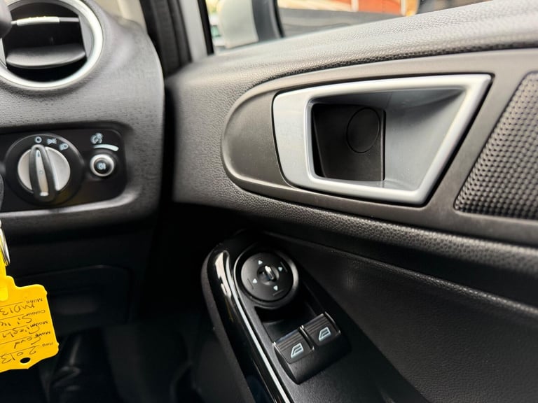 2013 Ford Fiesta 1.0T EcoBoost Zetec Euro 5 (s/s) 3dr HATCHBACK Petrol Manual