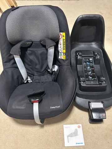Maxi Cosi Way Pearl ISO fix Car Seat in Claygate, Surrey Gumtree