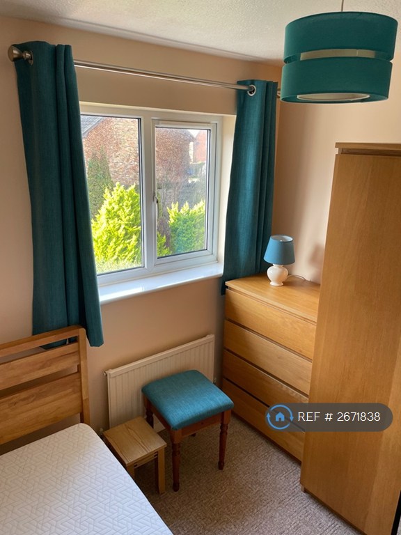 2 bedroom house in Clayhanger, Guildford, GU4 (2 bed) (#2671838)