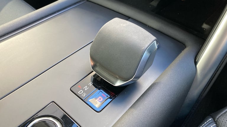 2022 Land Rover Discovery 3.0 D300 R-Dynamic SE 5dr Auto Diesel Station Wagon Station Wagon Diese...