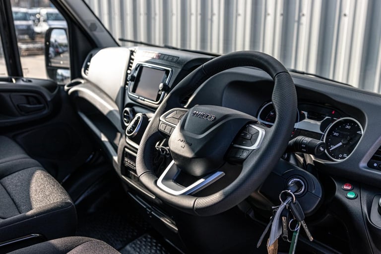 2025 IVECO DAILY 5.2T TRAFFIC MANAGEMENT 180BHP AUTO 3.0DIESEL TOP OF RANGE