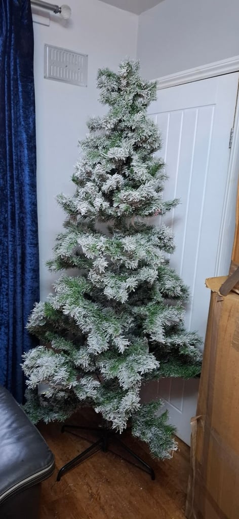 7ft frosted snowy christmas tree with large set of multi function multi colour led lights in box