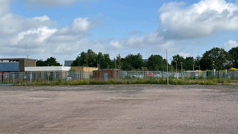 Open Air Yard Space - Romford 