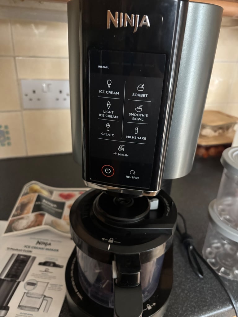 Ninja creamie ice cream & smoothie maker 
