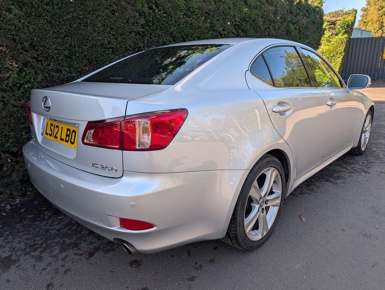 LEXUS IS 2.5 250 V6 Advance 2012