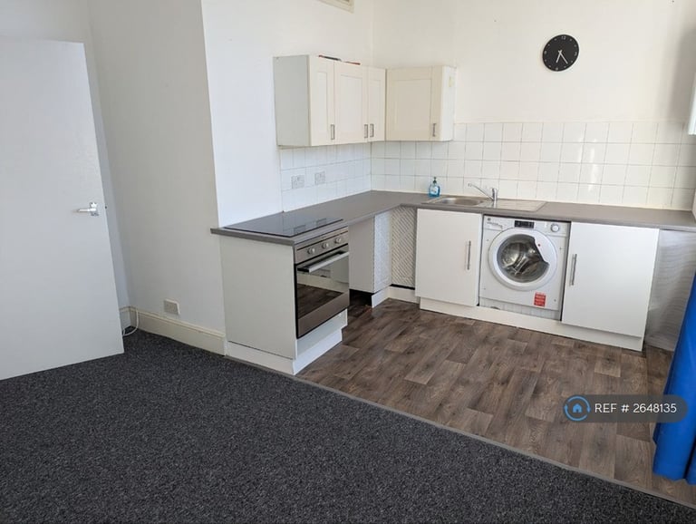 image for 1 bedroom flat in Cromwell Road, Hove, BN3 (1 bed) (#2648135)
