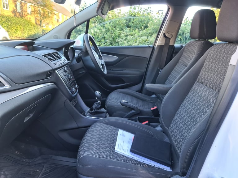 2014 Vauxhall Mokka 1.6i Exclusiv **LOW MILEAGE** HATCHBACK Petrol Manual