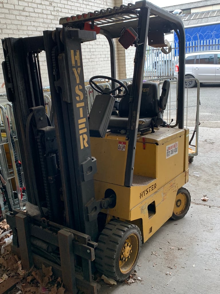 Forklift electric Hyster used with charger Read description