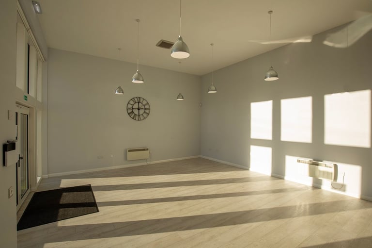 Office/Photographic Studio to rent.