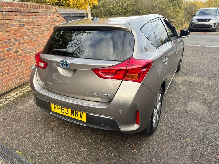 2013 Toyota Auris 1.8 VVTi Hybrid Excel 5dr CVT Auto HATCHBACK Petrol/Electric Hybrid Automatic
