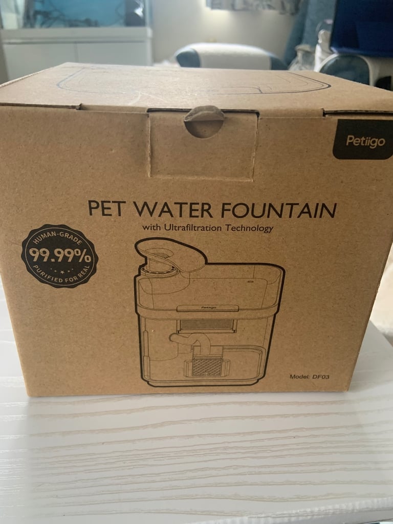 NEW Cat or Kitten Ultra Filter Water Fountain + Radiator Bed + Brushes + Collars + Huge Toy Bundles