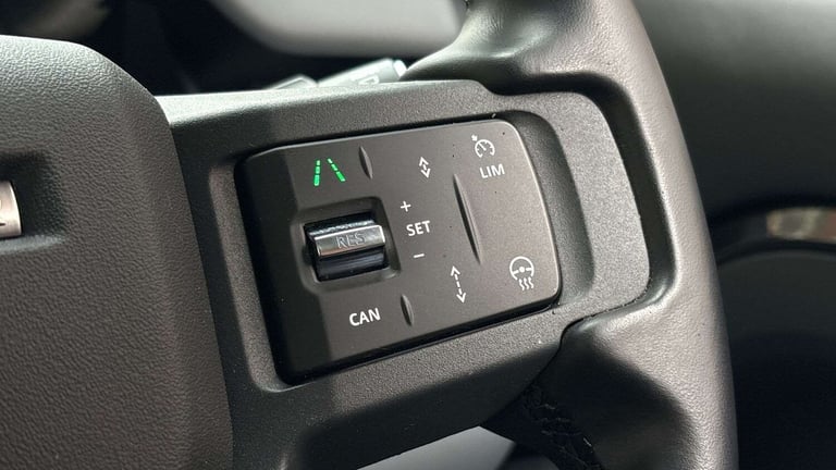 2024 Land Rover Defender 3.0 D250 X-Dynamic HSE 90 3dr Auto ESTATE DIESEL Automatic