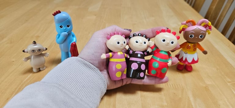 6 In the Night Garden figures