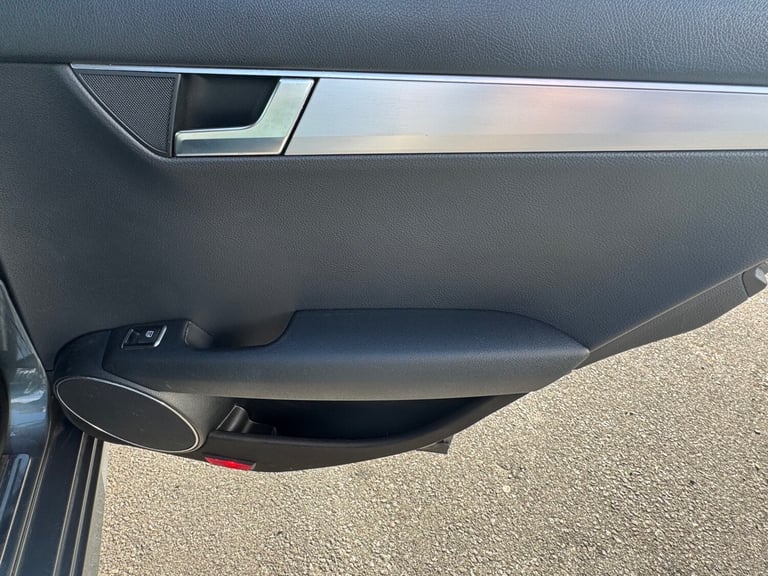 2012 Mercedes-Benz C-Class C180 BlueEFFICIENCY Sport 5dr Auto ESTATE Petrol Automatic